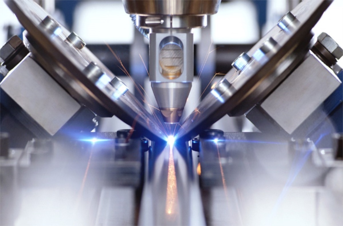 DGA10N激光紅外測溫儀在激光加熱中的應用